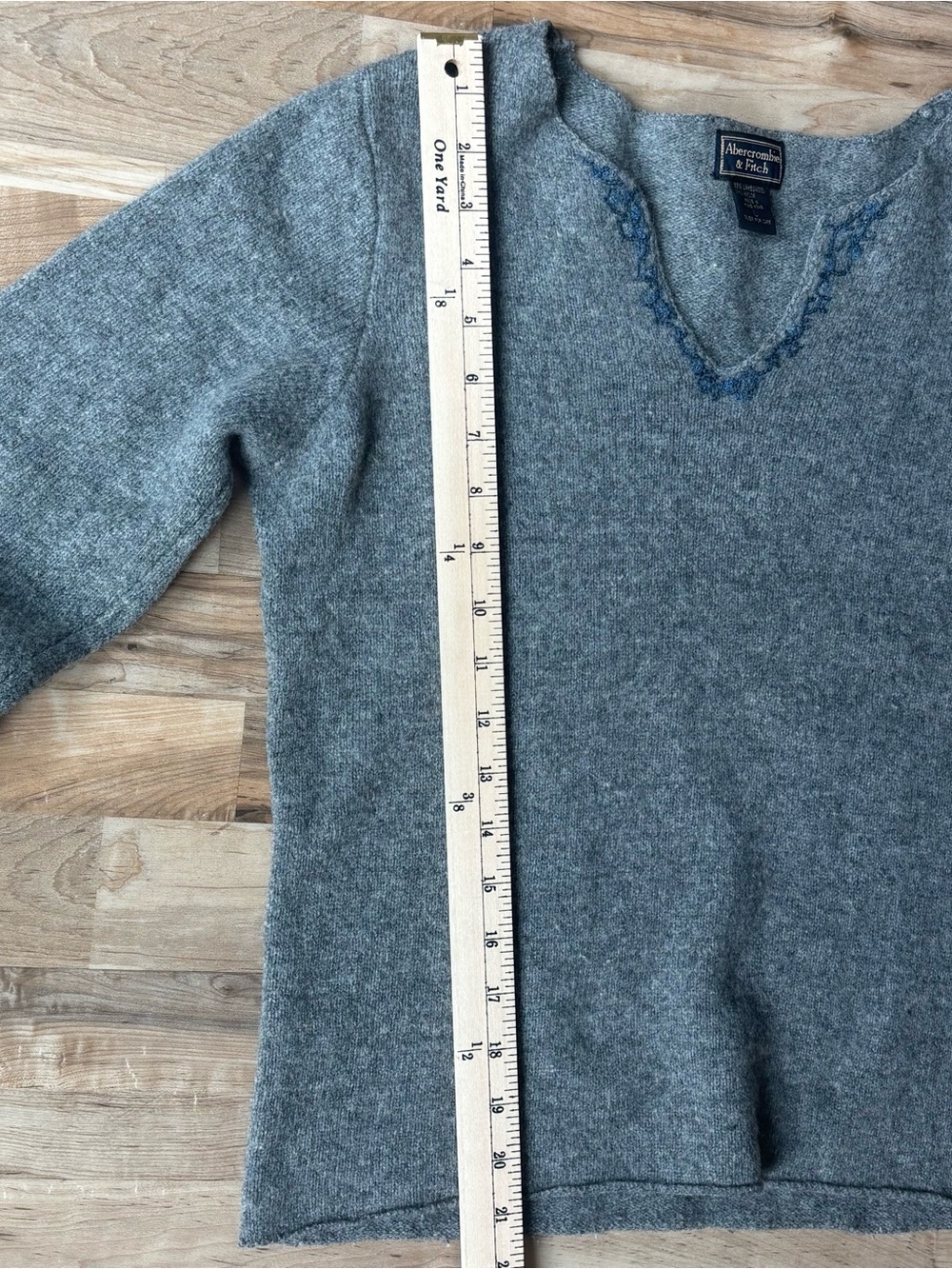 Vintage Y2K Abercrombie & Fitch Gray Split V Neck Sweater Blue Embroidery sz L - Picture 6 of 9
